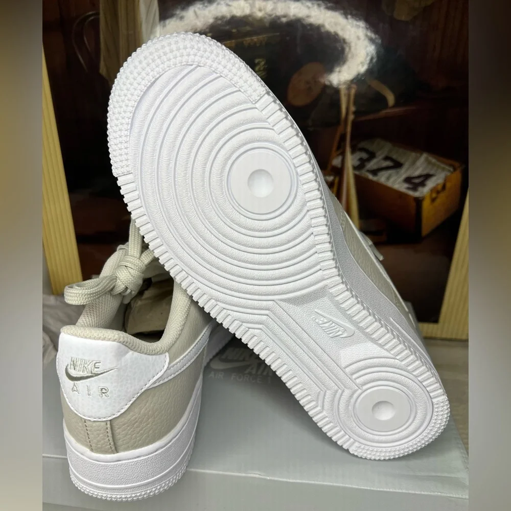 Nike Air Force 1 - Picture 2 of 6